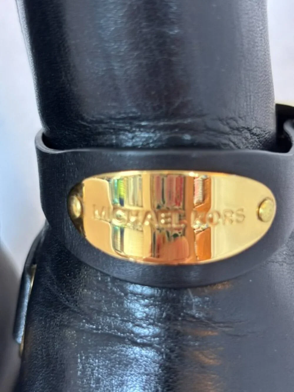 MICHAEL Michael Kors Arley Black Leather Ankle Boot w/Gold Logo Plate Size 7M